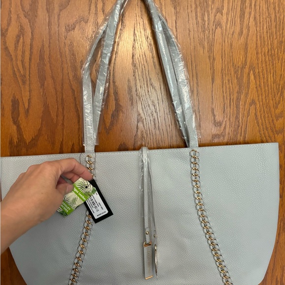 Badgley Mischka bag new with tags grey color - Picture 4 of 4